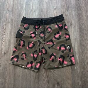 Volcom boys swim trunks 10